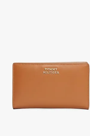 Tommy Hilfiger Metal Logo Leather Wallet