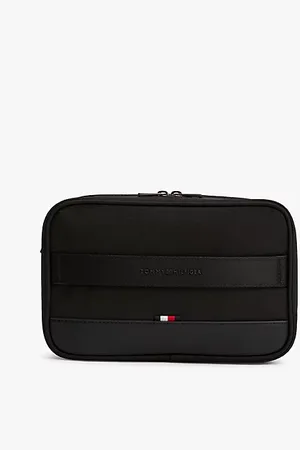 Tommy Hilfiger Metal Logo Mesh Pocket Washbag