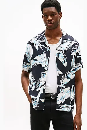 Tommy Hilfiger Lightweight Regular Fit Tropical Short Sleeve Shirt
