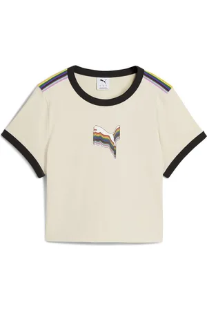 PUMA EQUAL LOVE CONFEDERATION Kurzes figurbetontes T-Shirt mit Grafik