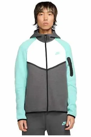 Nike Sportswear Tech