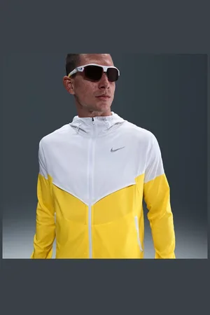 Nike Impossibly Light Windrunner