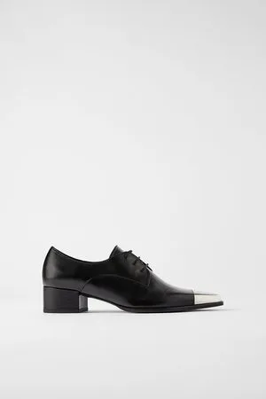 tendens Forstyrre legemliggøre Sorte flade sko for kvinder fra Zara | FASHIOLA.dk