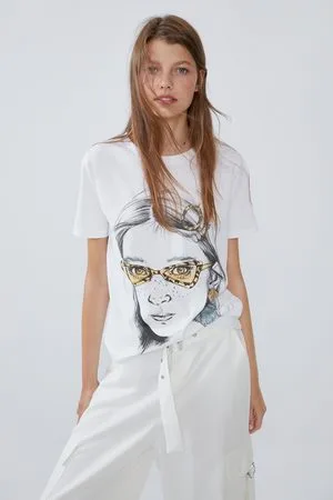 Zara T-shirt med print foran
